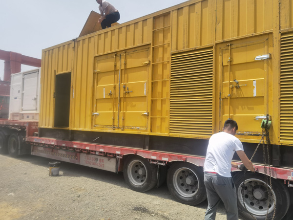 郊区除了负载情况和发动机维护,还有哪些因素会影响 200kw 柴油发电机的油耗?