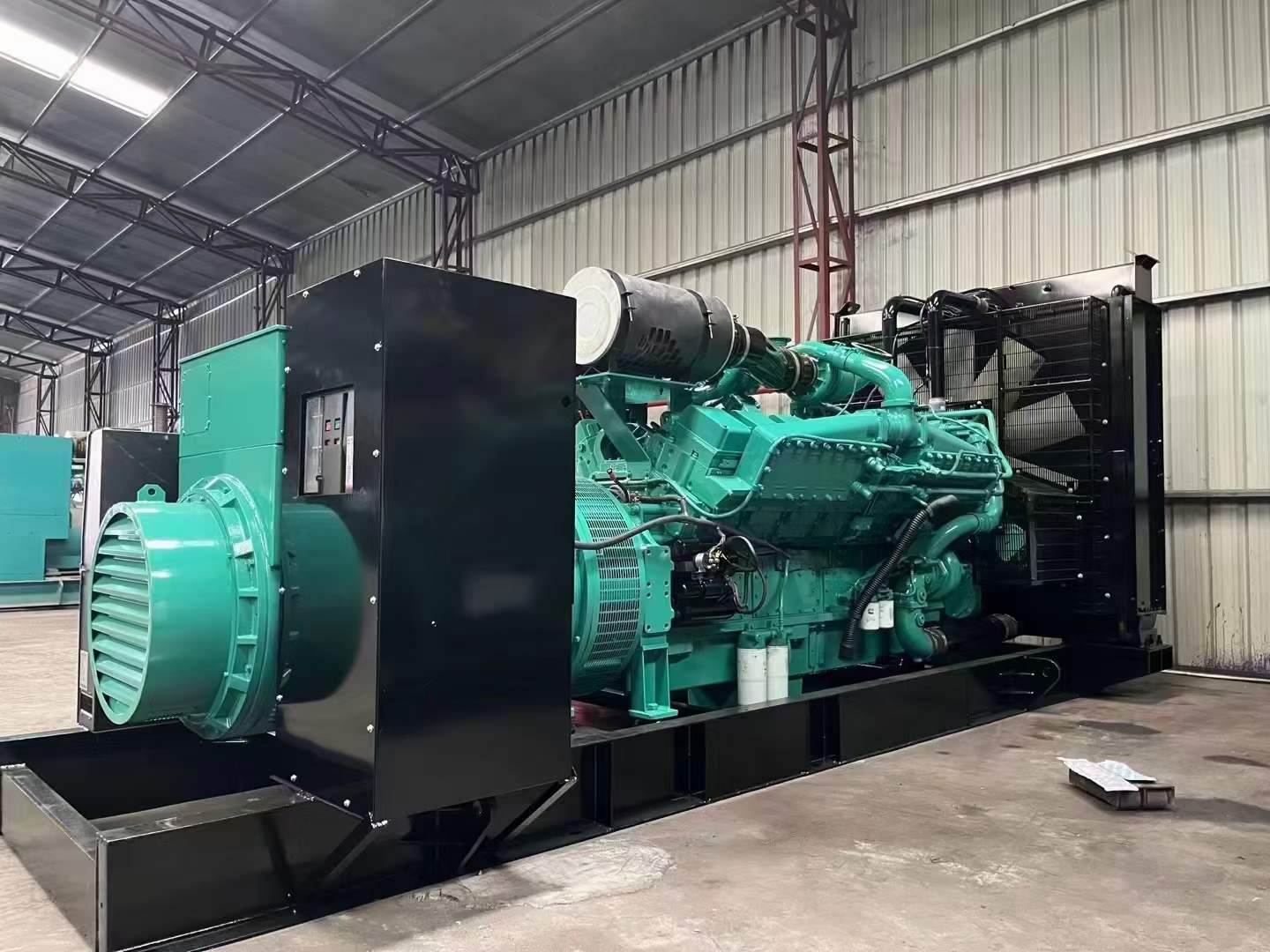 郊区如何修正海拔高度对电缆载流量的影响？