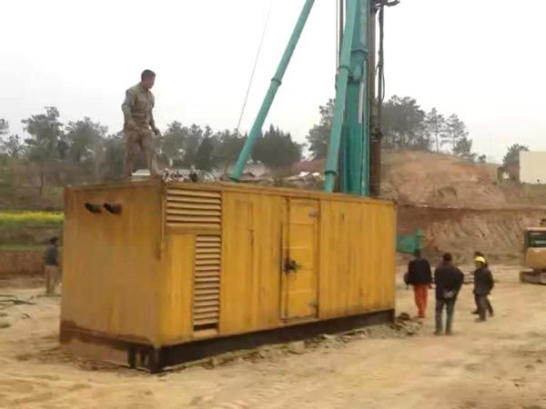 郊区如何判断水冷式机油散热器密封件是否需要更换？